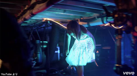 テイラー・スウィフト、「ニュー・ロマンティックス」のミュージックビデオがついにVevoで一般公開