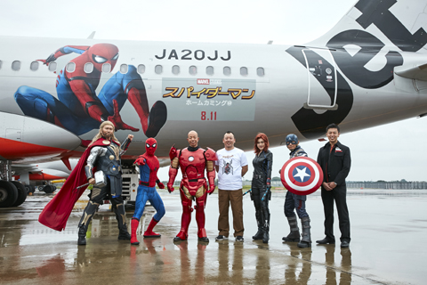 “スパイダージェット”初便フライト記念イベント開催！ 公式スパイダーマン、アベンジャーズ勢揃い[写真あり]
