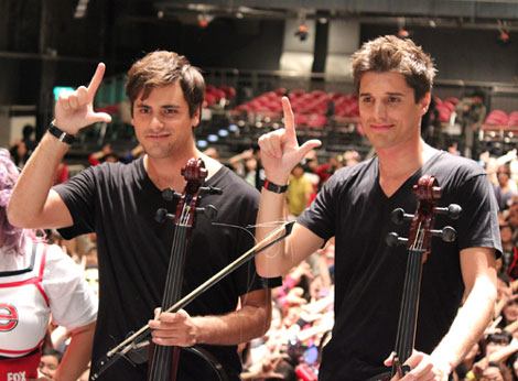 2CELLOS