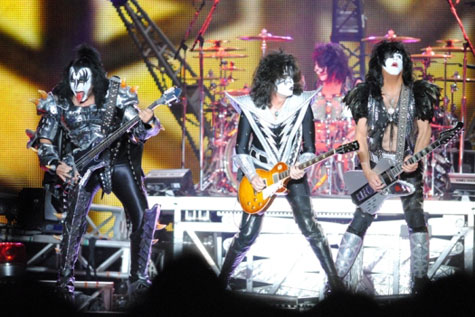 KISS、日本公演初日（幕張メッセ）での様子