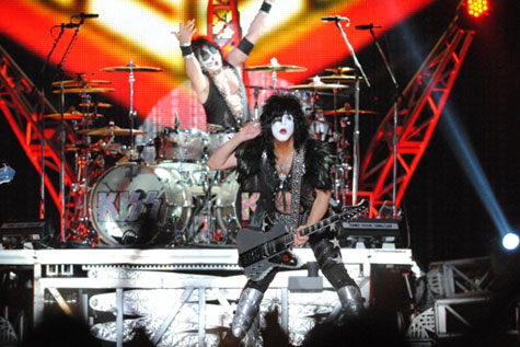 KISS、日本公演初日（幕張メッセ）での様子