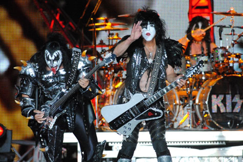 KISS、日本公演初日（幕張メッセ）での様子