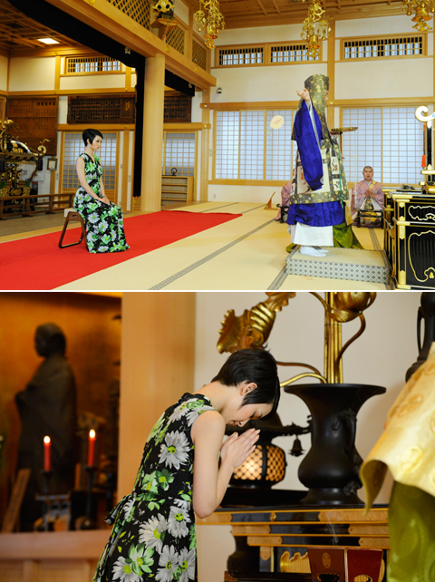 増上寺にて、荘厳な雰囲気が漂う中祈願が行われた