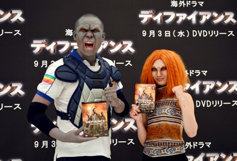 おにぎり（ニューロマンス）と武田梨奈、エイリアンを模した特殊メイクでイベントに登場