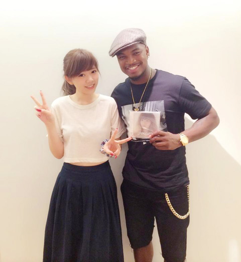 MACO（左）、NE-YO