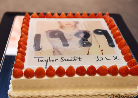 来日公演決定＆「1989」大ヒットを祝し用意された特製ケーキ