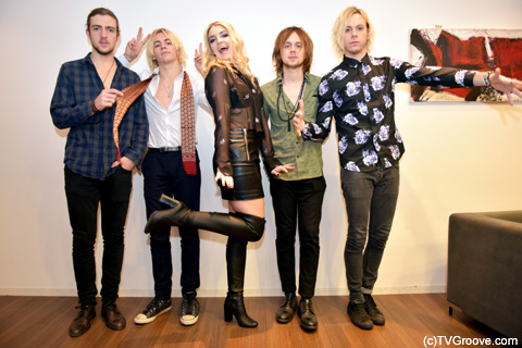 R5　/　(c)TVGroove.com