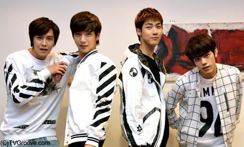 N.Flying (c)TVGroove.com