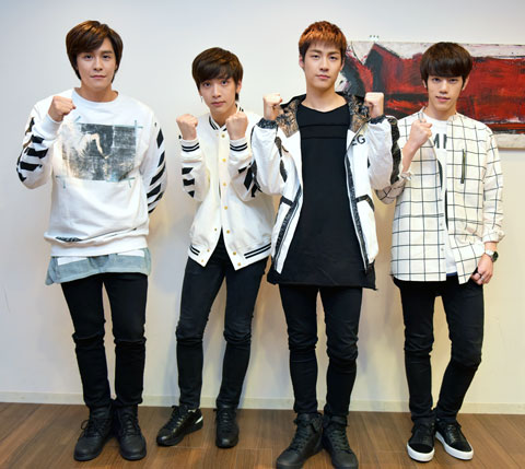 N.Flying (c)TVGroove.com