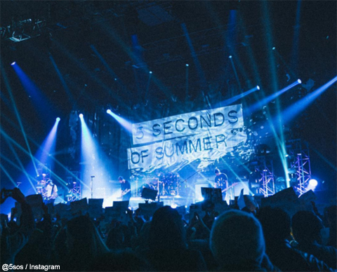 ファイヴ・セカンズ・オブ・サマー、大阪公演の様子 @5sos / Instagram