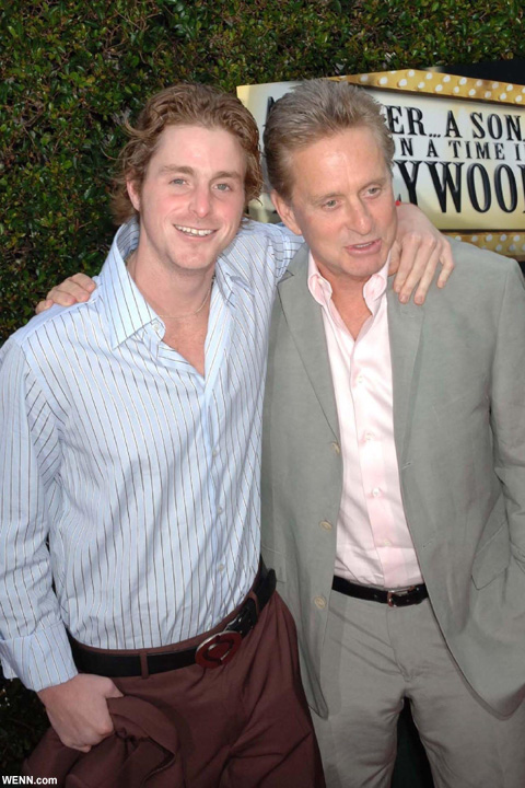 マイケル・ダグラスと、息子キャメロン
2005年撮影