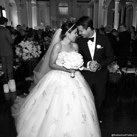 フラッシュ ロビー アメル 女優イタリア リッチと結婚 人生で最高の日 海外ドラマ セレブニュース Tvグルーヴ モバイル版