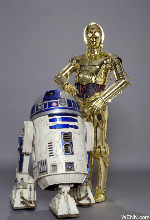 R2-D2(左)とC-3PO(右)