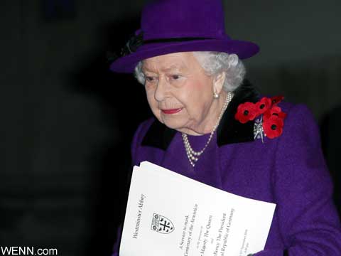 英エリザベス女王、92歳にして退位しない理由は「ひ孫のシャーロット王女のため」