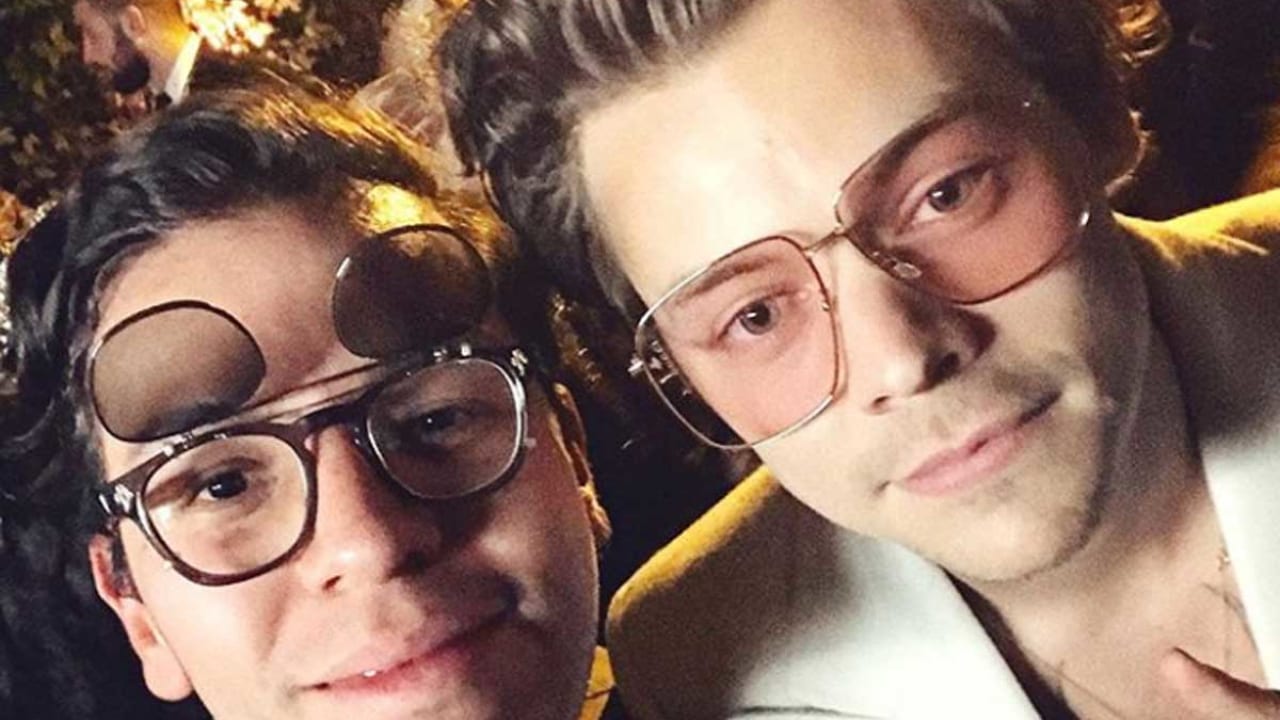 1d ハリー スタイルズ グッチのショーで斬新ファッション ネイル パフォーマンスも披露 動画あり Tvgroove 1d ハリー スタイルズ グッチのショーで斬新ファッション ネイル パフォーマンスも披露 動画あり Tvgroove