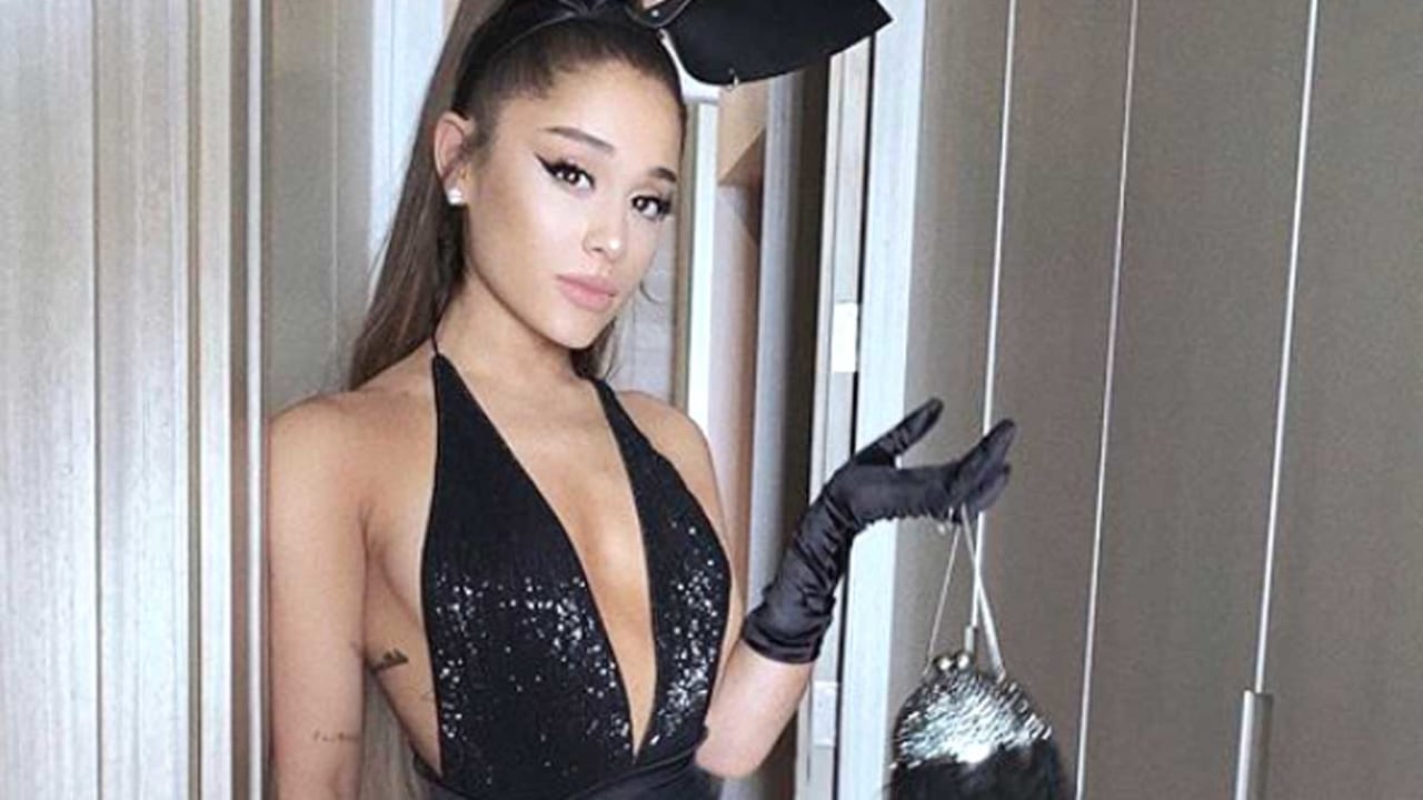 アリアナ グランデが26歳の誕生日をお祝い 黒バニーのカチューシャ 7 Rings ケーキ登場で大盛り上がり 写真 動画あり Tvgroove アリアナ グランデが26歳の誕生日をお祝い 黒バニーのカチューシャ 7 Rings ケーキ登場で大盛り上がり 写真 動画あり Tvgroove