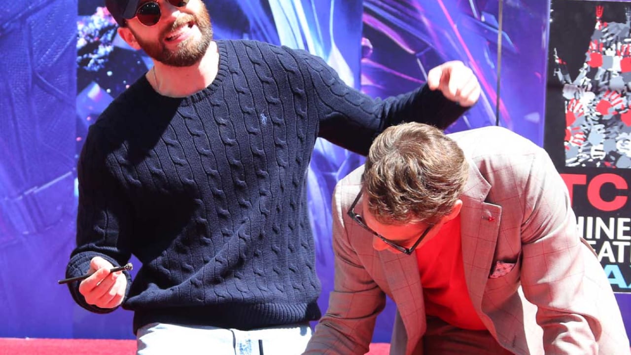 キャプテン アメリカ クリス エヴァンスの誕生日にロバート ダウニー ｊｒが お尻にキス おもしろコメントに注目 写真あり Tvgroove