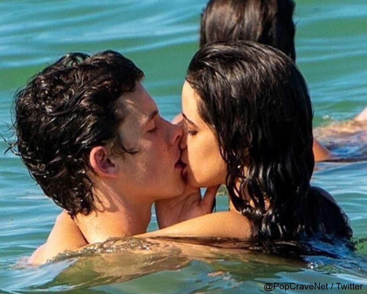 ショーン メンデス カミラ カベロ 今度は海で熱いキス まるで映画のようなロマンチックなデート現場をキャッチ 写真あり Tvgroove