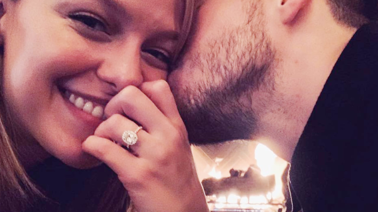 Supergirl スーパーガール メリッサ ブノワが共演者クリス ウッドと結婚 幸せに溢れた式だった 関係者 Tvgroove Supergirl スーパーガール メリッサ ブノワが共演者クリス ウッドと結婚 幸せに溢れた式だった 関係者 Tvgroove