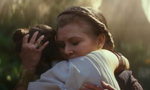 General Leia Organa (Carrie Fisher) and Rey (Daisy Ridley) in STAR WARS: EPISDOE IX