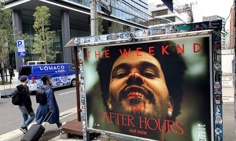 ザ・ウィークエンド新作アルバム『After Hours』の巨大顔面看板