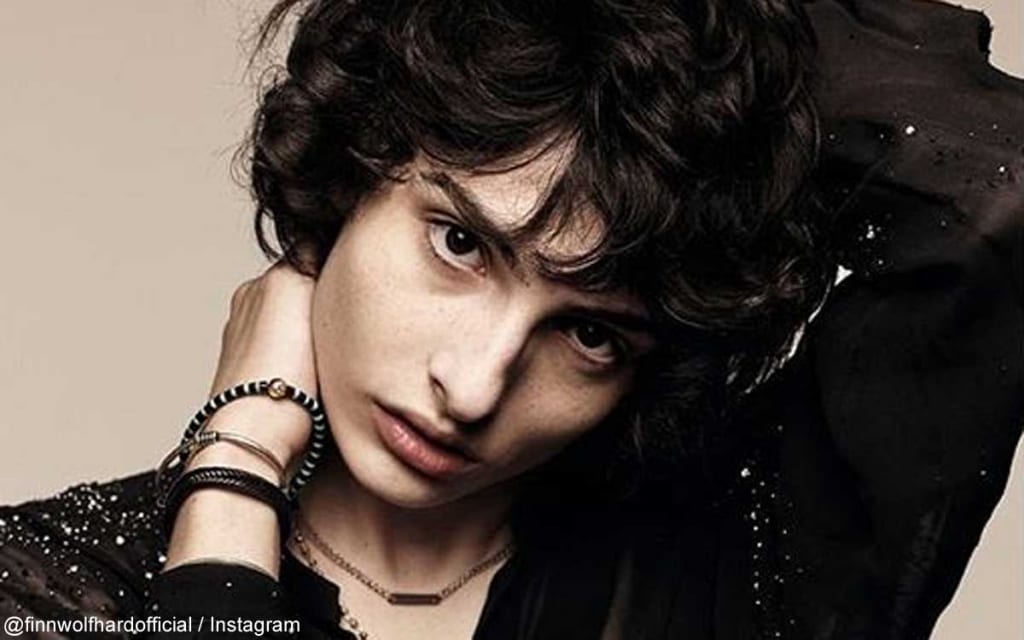 ストレンジャーシングスカードボックスマイクfinn wolf hard