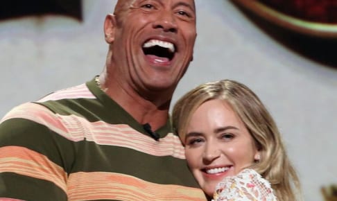 ドウェイン・ジョンソンとエミリー・ブラント