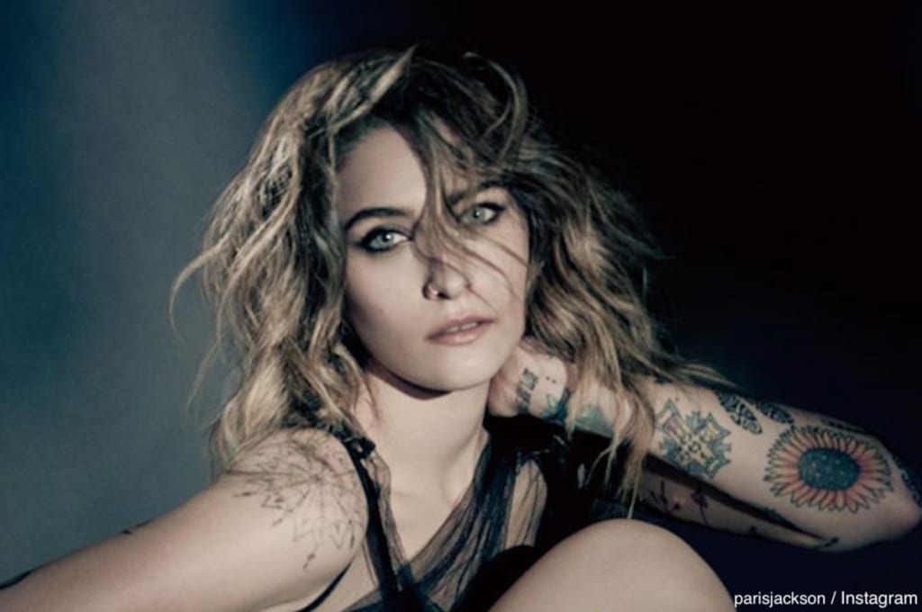マイケル・ジャクソンの娘パリス、自主隔離中になんと自分でタトゥーを入れる[画像あり] tvgroove