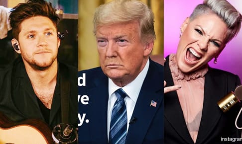 左からナイル・ホーラン、トランプ大統領、ピンク