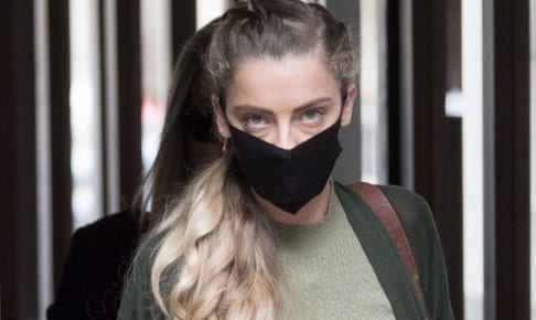 アンバー・ハードの妹、ホイットニー