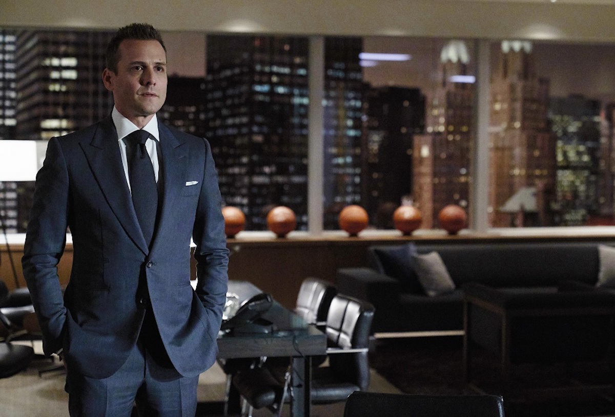 Suits スーツ ファイナル シーズン 10 9 金 Dvdリリース決定 Web会議などで使える バーチャル ハーヴィーのオフィス壁紙をプレゼント Tvgroove