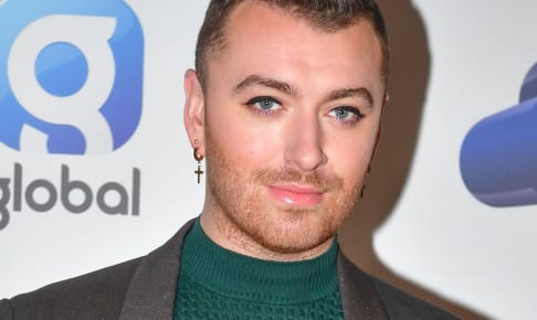 人気歌手サム・スミス、新恋人とイチャイチャ！ロンドンで散歩を楽しむ[写真あり] | tvgroove