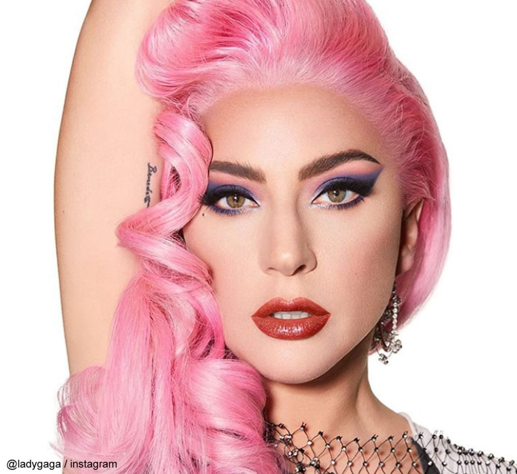 レディー・ガガ、新アルバム収録曲であるあの曲は「トランスジェンダーの人々から着想を得た」と明かす！ 実はアルバムのタイトルも変えようとしていた