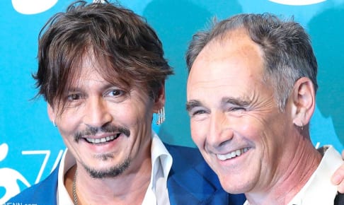 ジョニー・デップと、マーク・ライランス