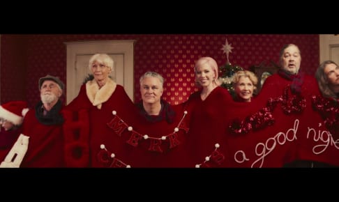 カーリー・レイ・ジェプセン「It’s Not Christmas Till Somebody Cries」