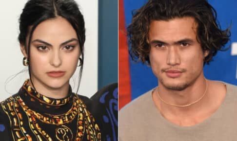 カミラ・メンデス（左）、チャールズ・メルトン