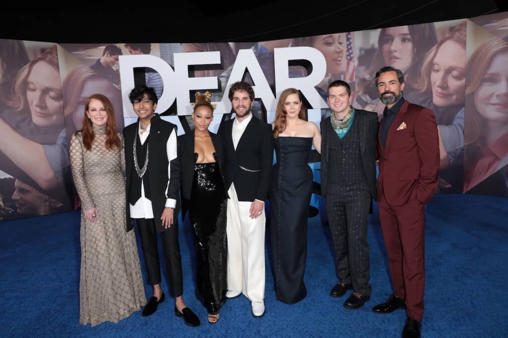 映画『ディア・エヴァン・ハンセン』ベン・プラット、エイミー・アダムス、ジュリアン・ムーアら全キャスト登壇のLAプレミアイベント開催[写真あり