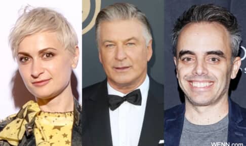 左からハリナ・ハッチンス、アレック・ボールドウィン、ジョエル・ソウザ