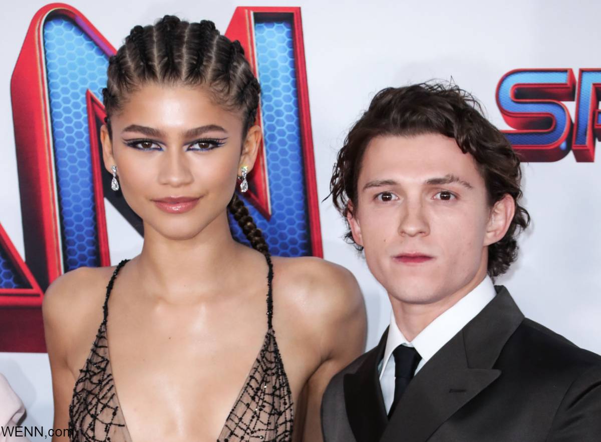 ゼンデイヤ 濡れ場