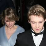 テイラー・スウィフト（左）とジョー・アルウィン（右）