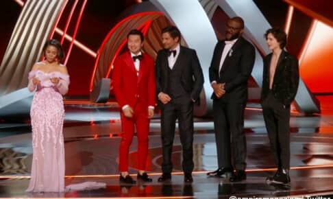 俳優たちをステージにあげたレジーナ・ホール