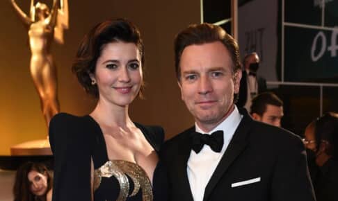 メアリー・エリザベス・ウィンステッド（左）、ユアン・マクレガー Photo： Jordan Strauss/AP/Shutterstock