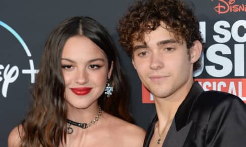 オリヴィア・ロドリゴと、ジョシュア・バセット Photo: Broadimage/Shutterstock