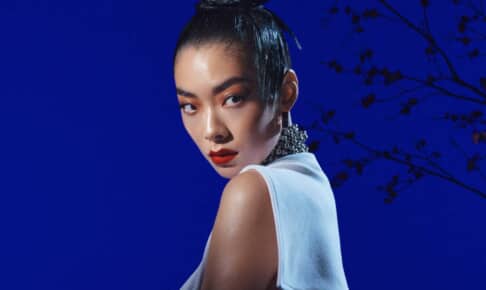 リナ・サワヤマ ©Thurstan Redding