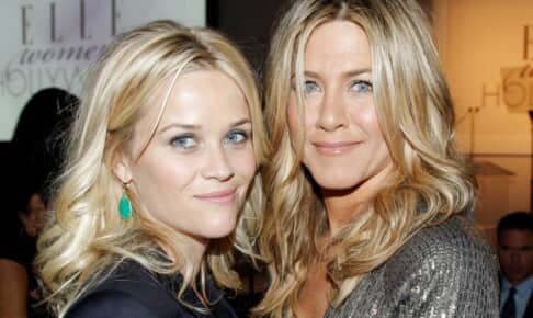 リース・ウィザースプーンと、ジェニファー・アニストン Photo: Matt Sayles/AP/Shutterstock