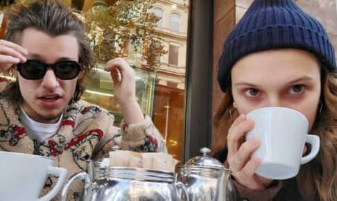 ジェイク・ボン・ジョヴィ（左）、ミリー・ボビー・ブラウン
