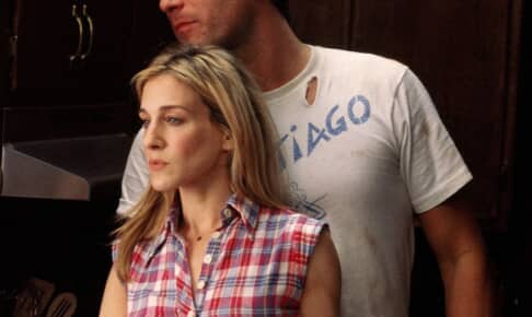 「セックス・アンド・ザ・シティ」シンシア・ニクソン、ネットフリックスのオフィス前でストライキ運動に参加!「脚本家がいなければテレビも映画もない