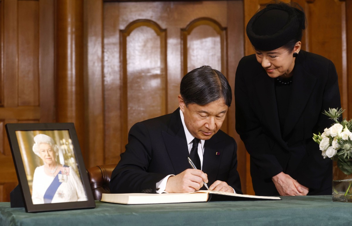 天皇陛下と皇后雅子さま Photo: David Parry/Pool/Shutterstock