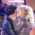 チャーリー・プースと、メーガン・トレイナー Photo: Matt Sayles/Invision/AP/Shutterstock