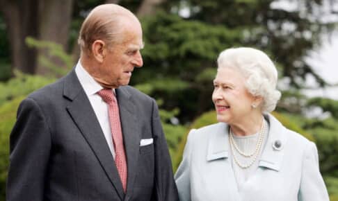 故フィリップ殿下と、故エリザベス女王 Photo: Tim Graham/Shutterstock